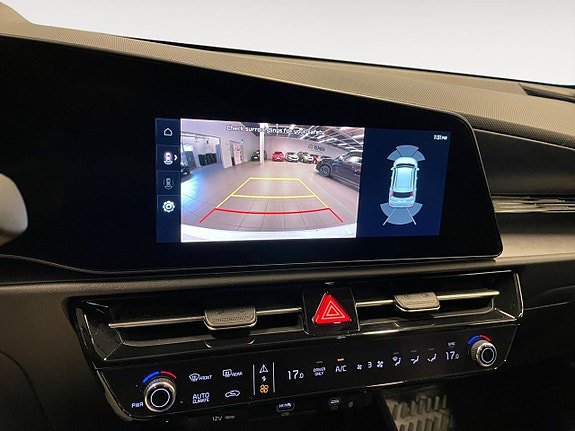 Vehicle Image 18
