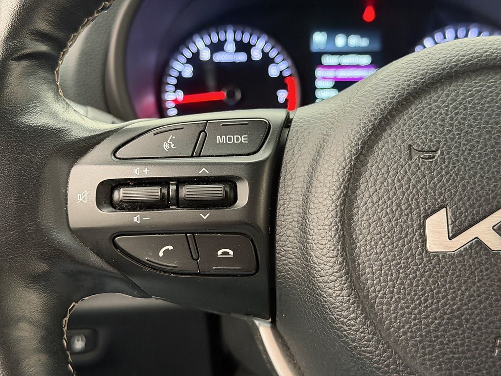 Vehicle Image 24