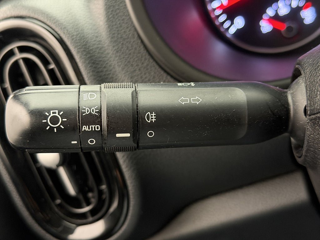Vehicle Image 26