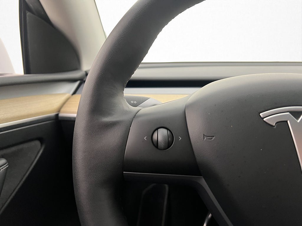 Vehicle Image 29