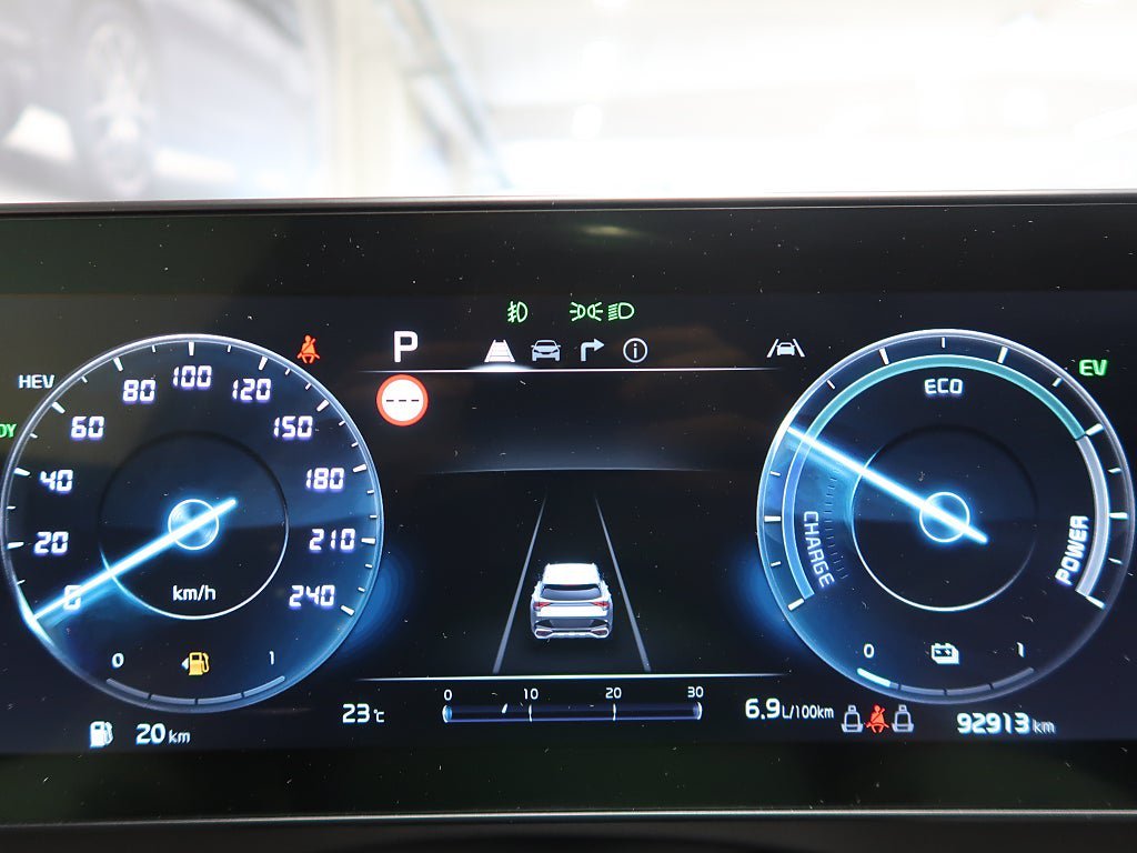Vehicle Image 25