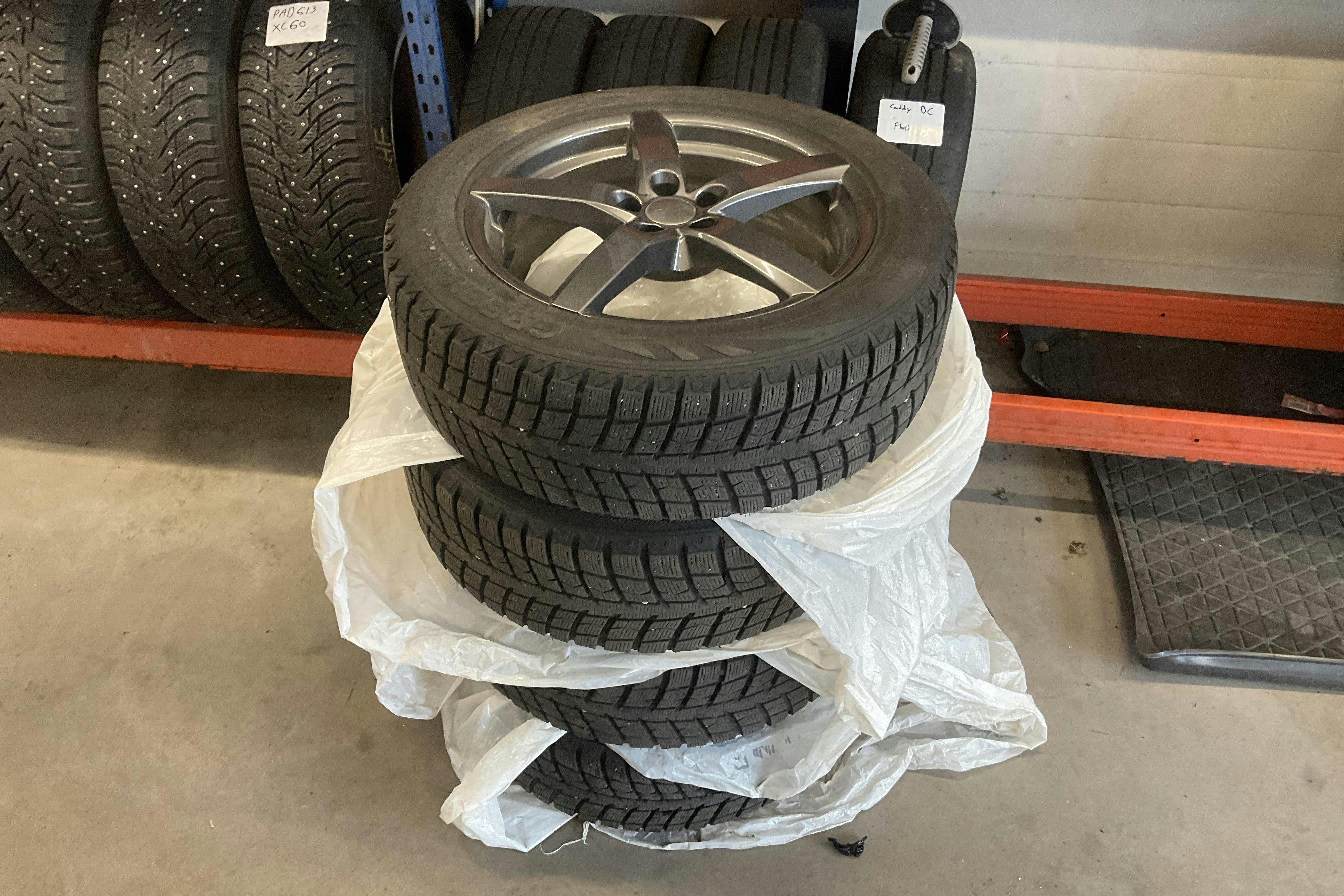 Vehicle Image 18