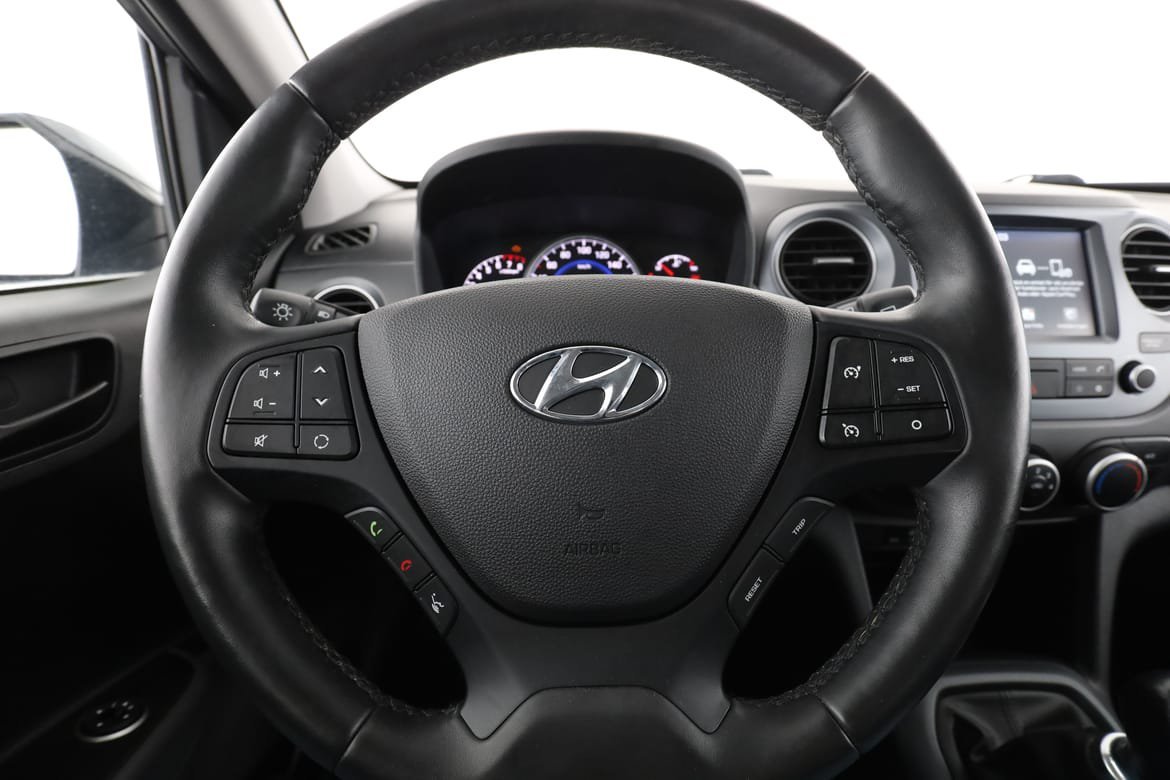 Vehicle Image 19