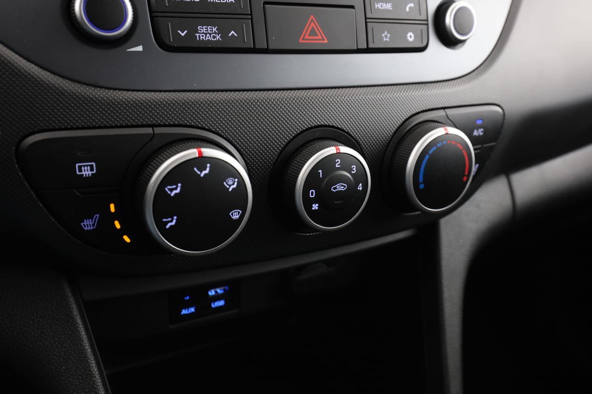 Vehicle Image 25