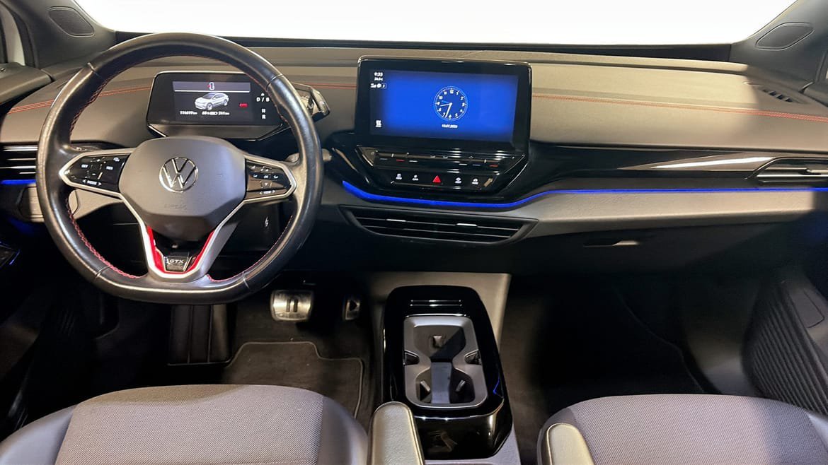 Vehicle Image 12