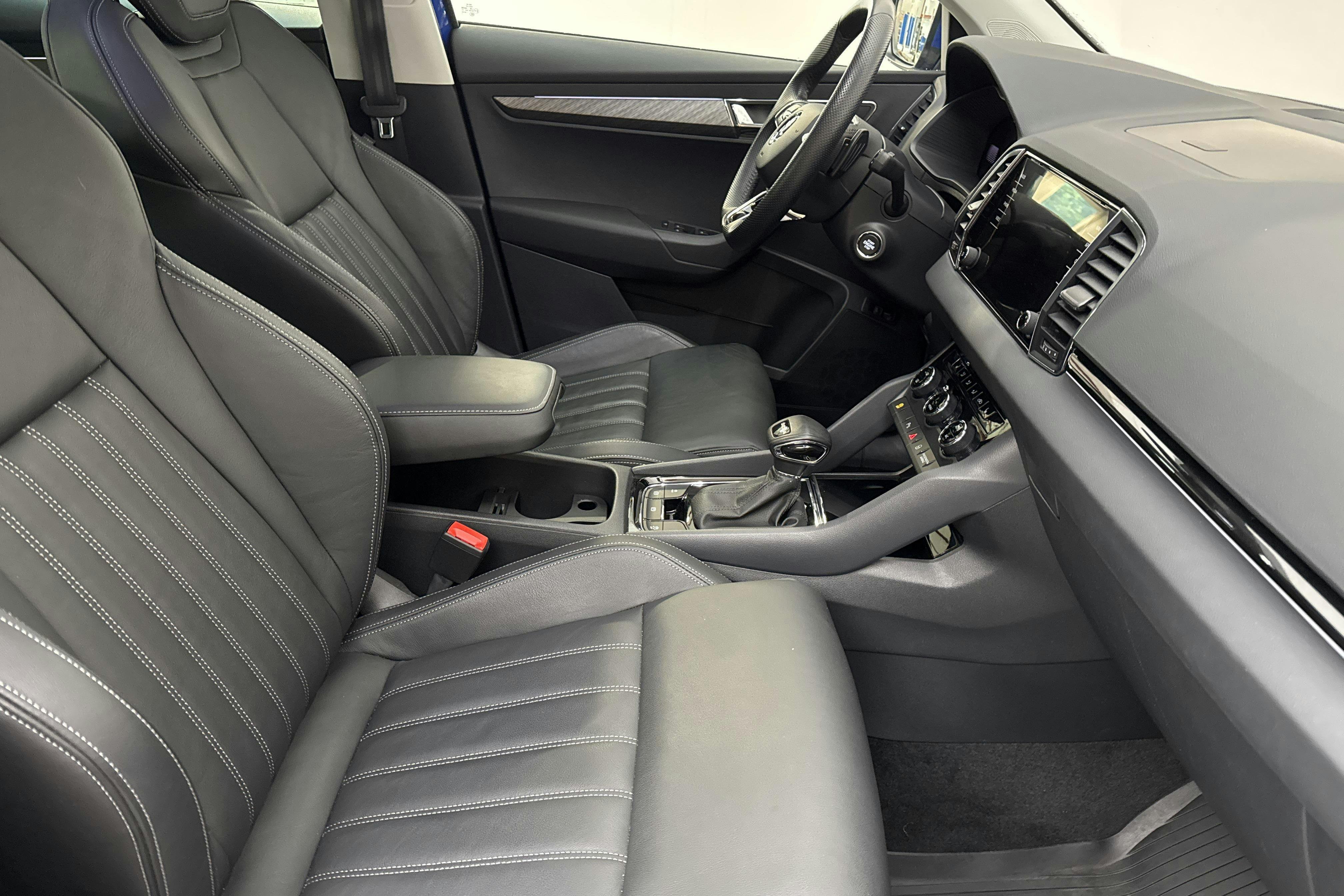 Vehicle Image 7