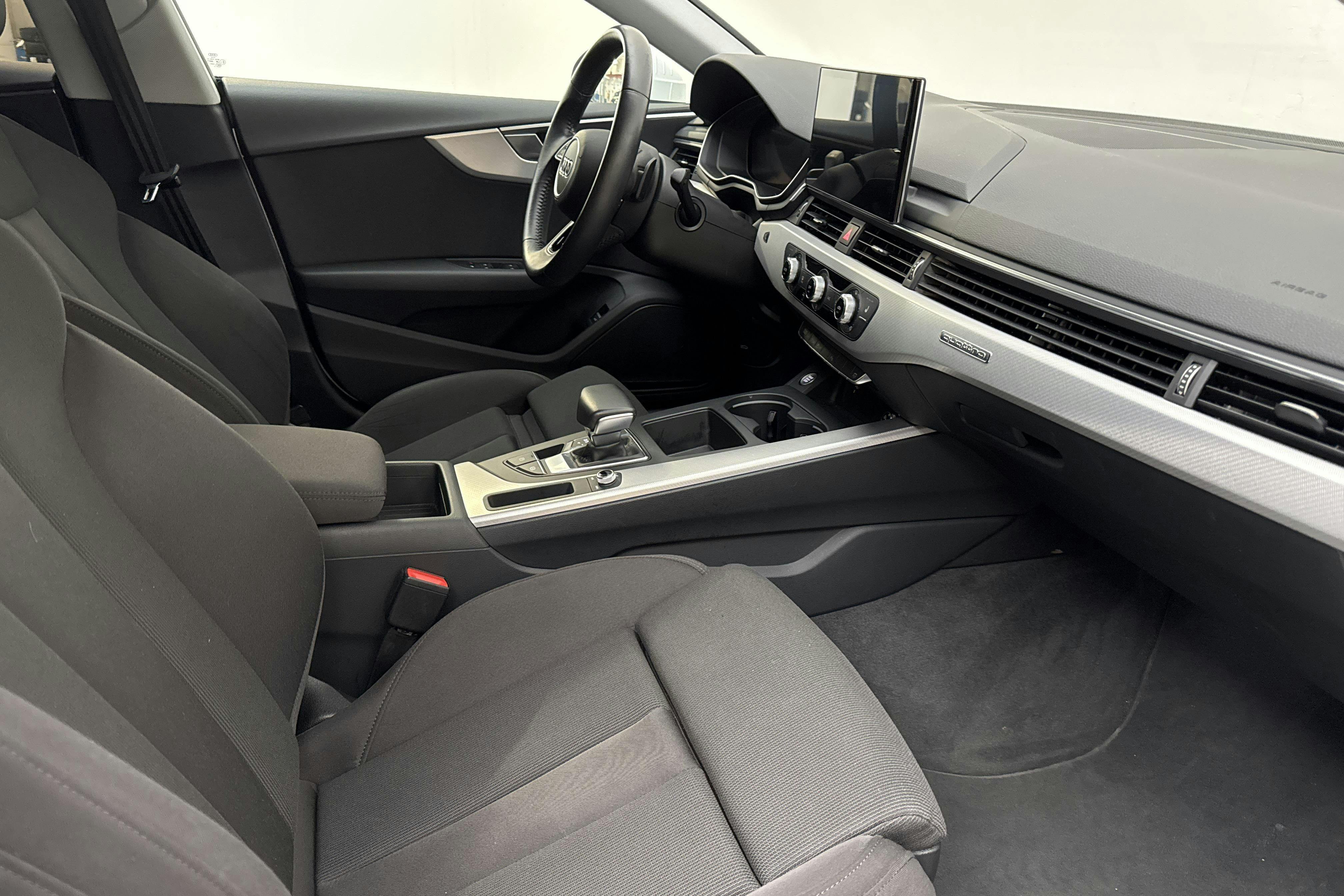 Vehicle Image 8