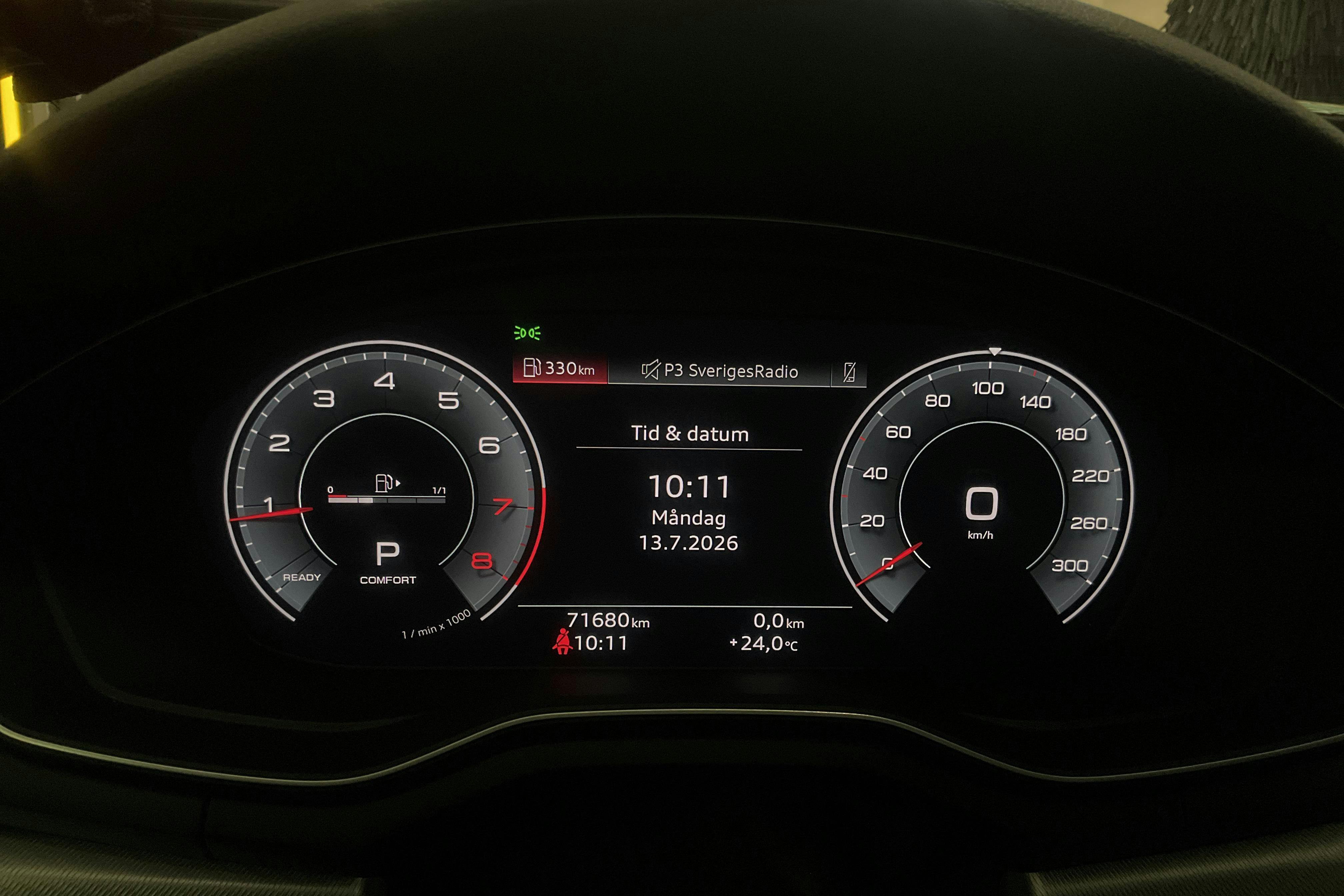 Vehicle Image 10