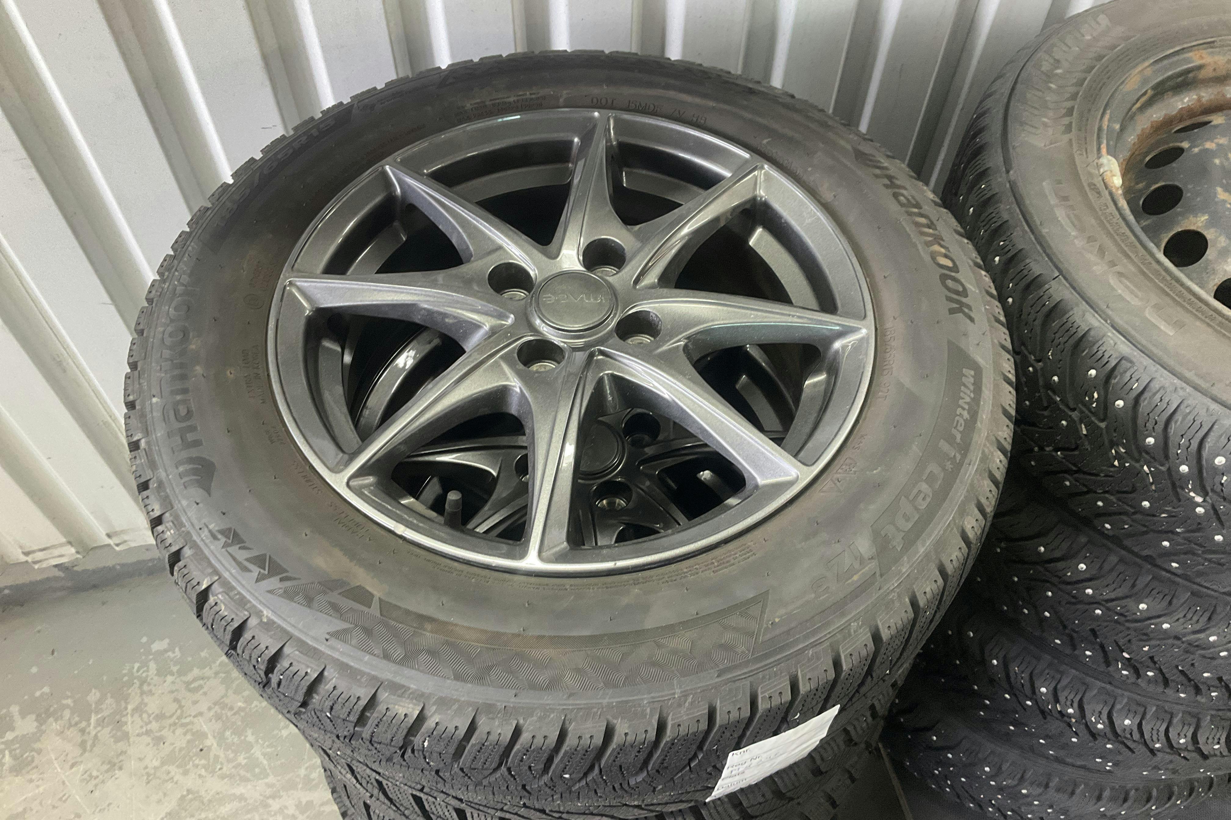 Vehicle Image 13