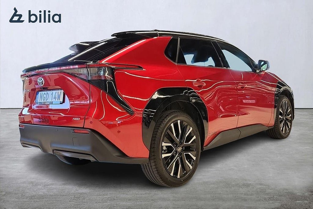 Vehicle Image 10