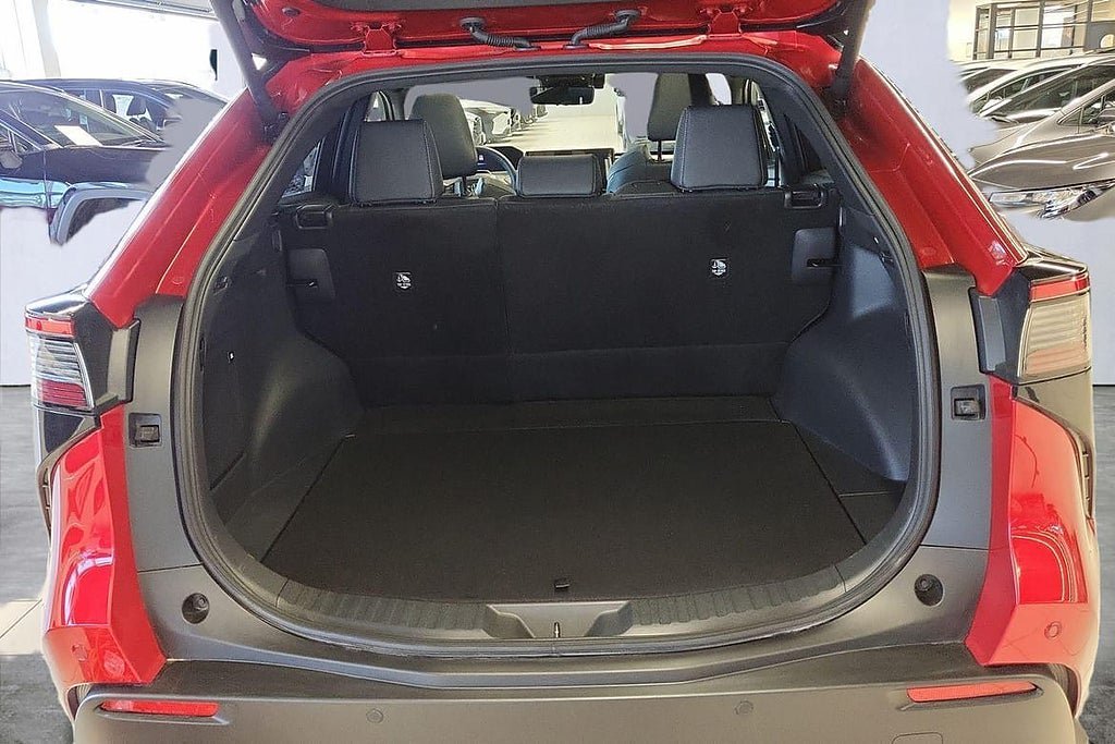 Vehicle Image 12