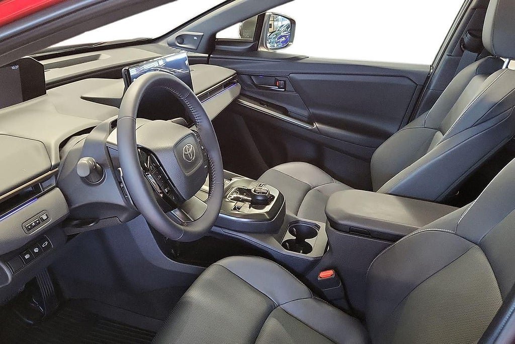 Vehicle Image 14