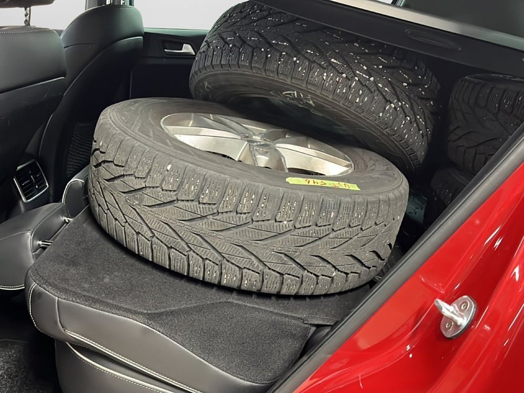 Vehicle Image 9