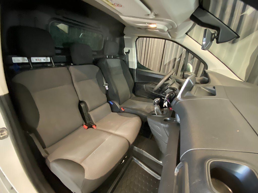 Vehicle Image 8