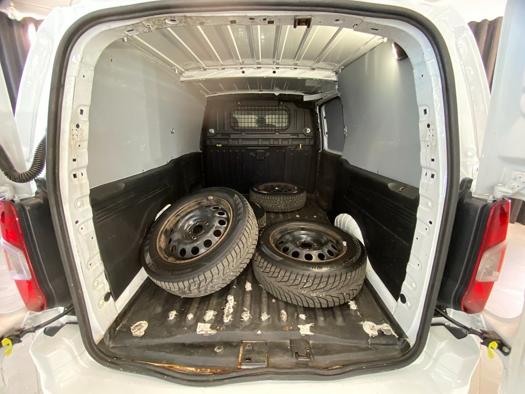 Vehicle Image 22