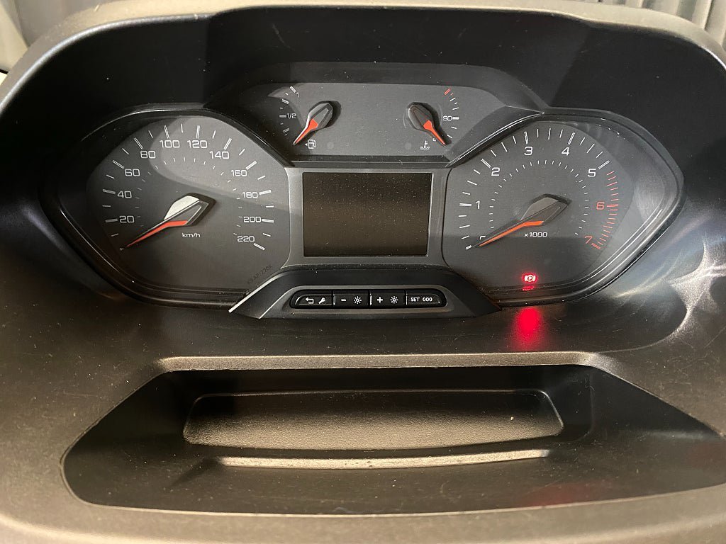 Vehicle Image 40