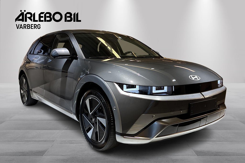 Vehicle Image 6