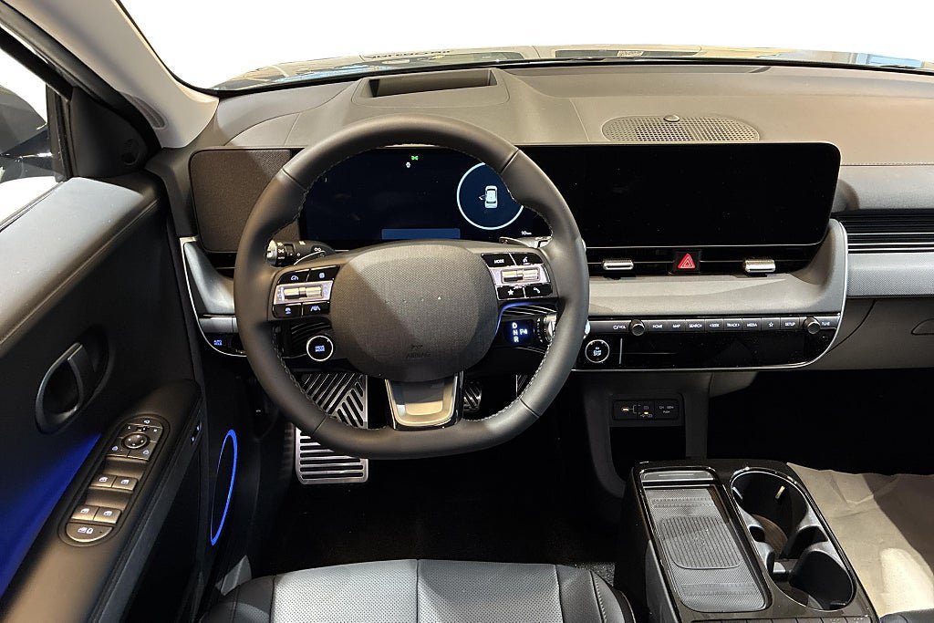 Vehicle Image 10
