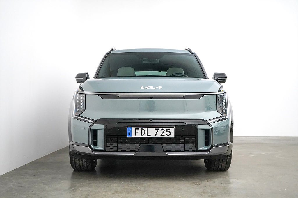 Vehicle Image 24