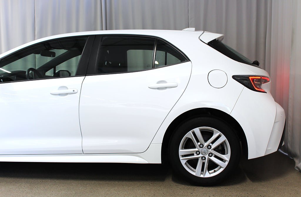 Vehicle Image 8