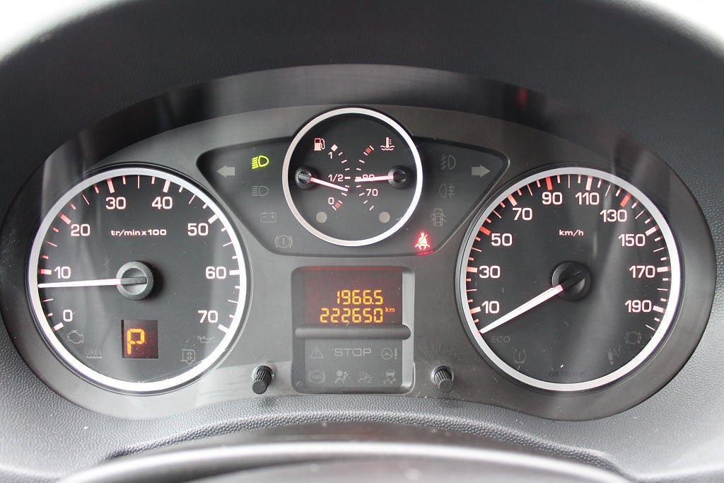 Vehicle Image 15