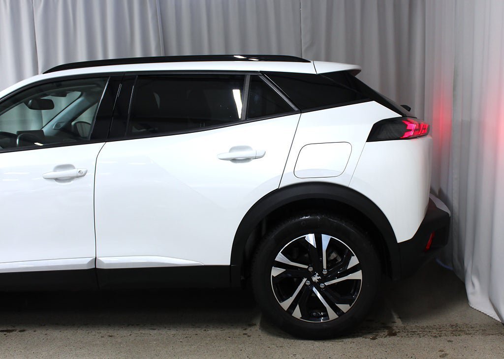Vehicle Image 8