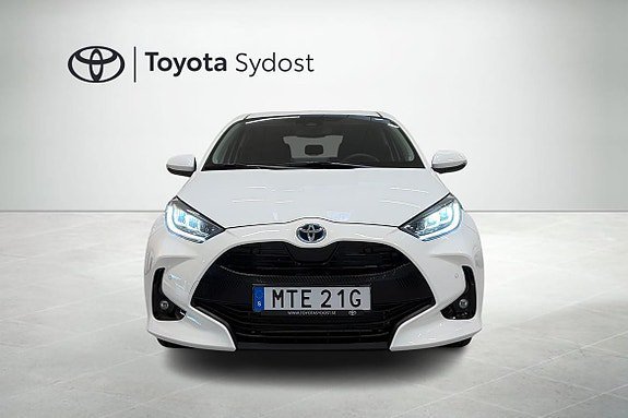 Vehicle Image 6