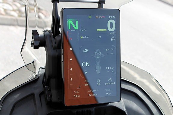 Vehicle Image 8