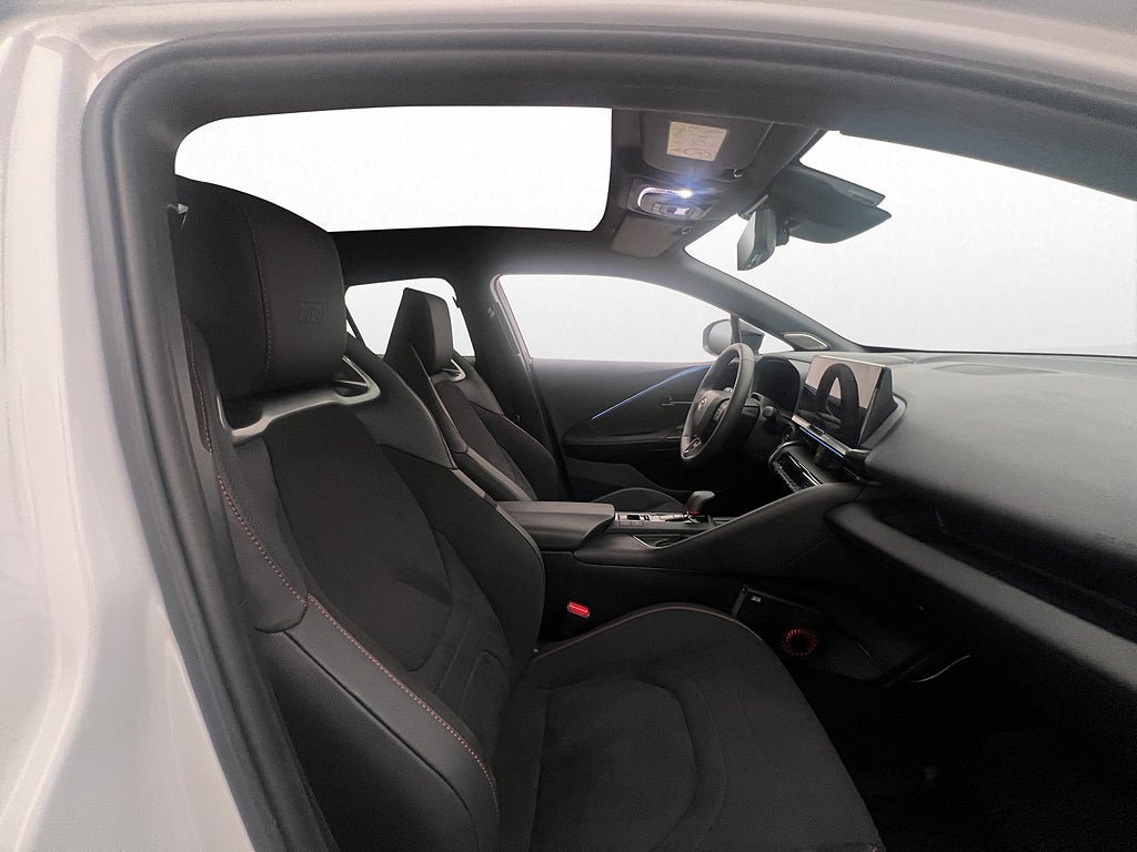 Vehicle Image 16