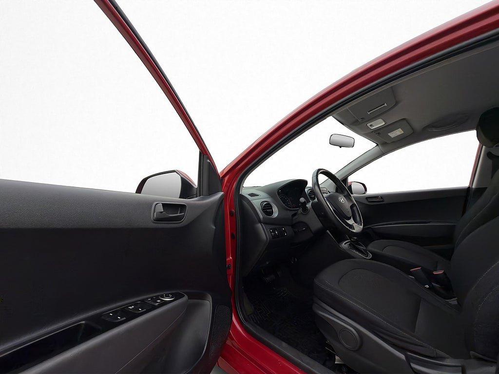 Vehicle Image 8