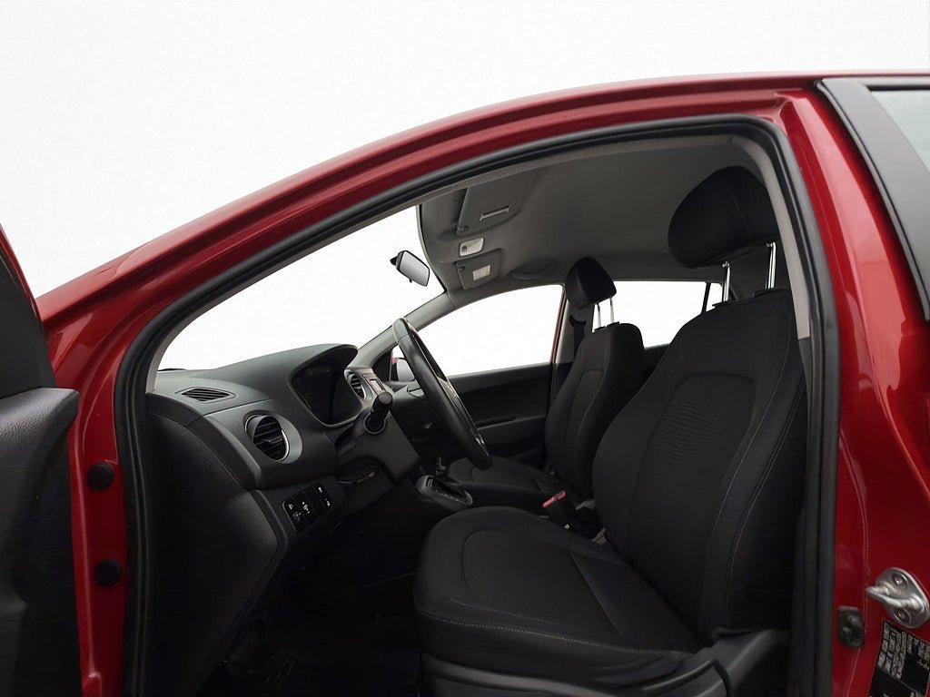 Vehicle Image 9