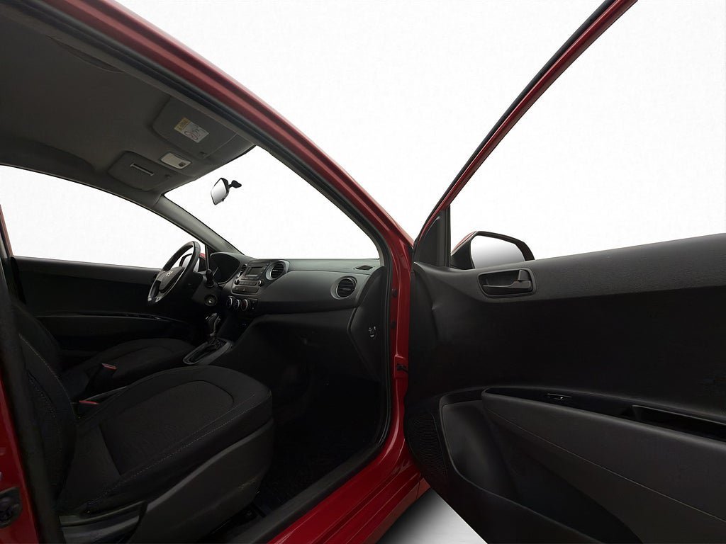 Vehicle Image 12