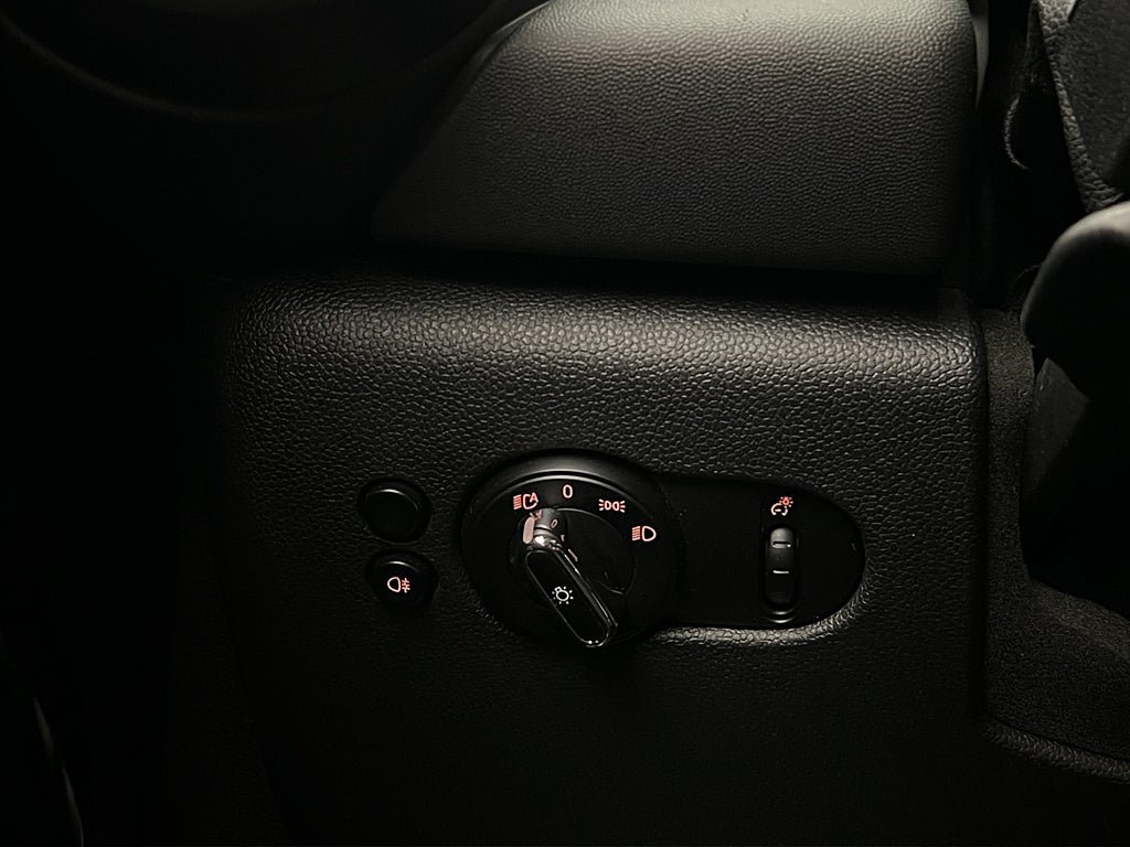 Vehicle Image 24