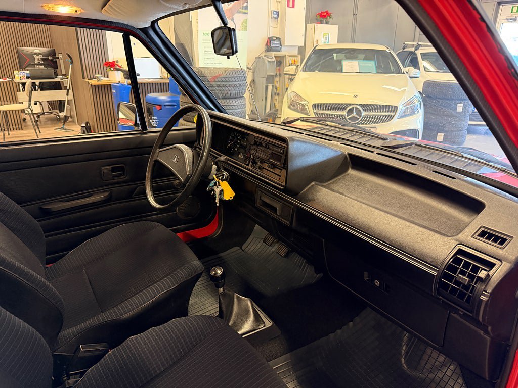 Vehicle Image 30