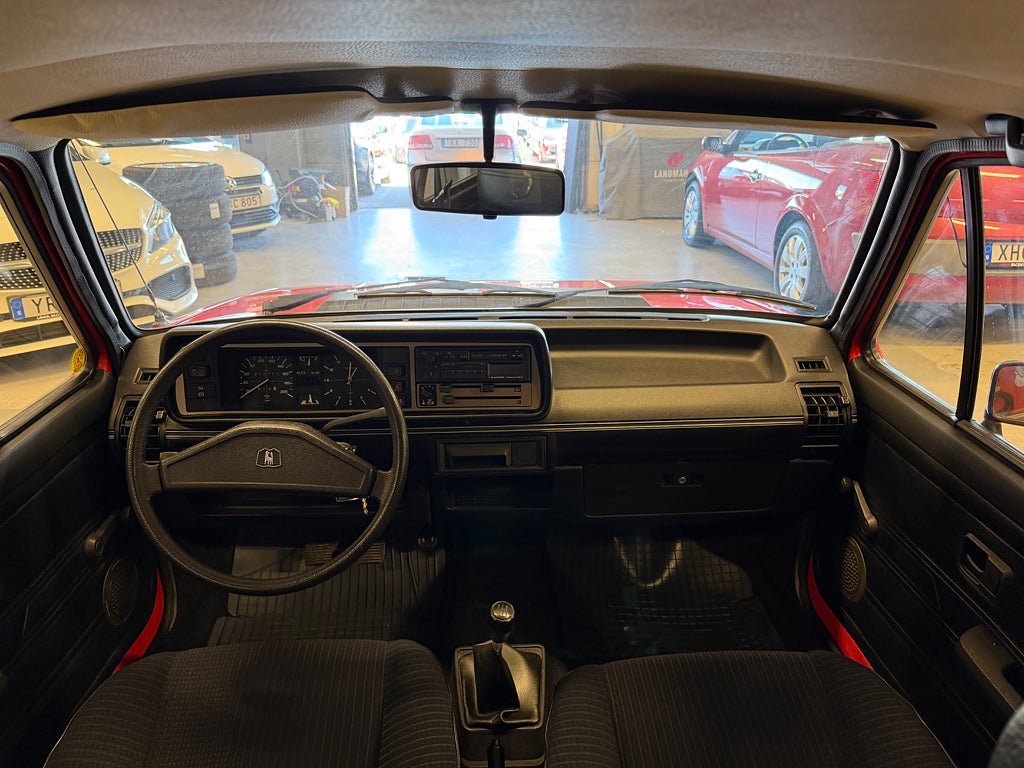 Vehicle Image 33