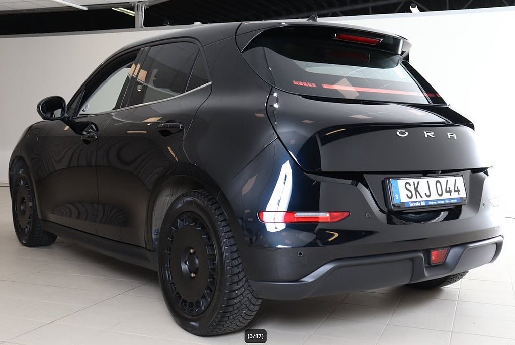 Vehicle Image 3