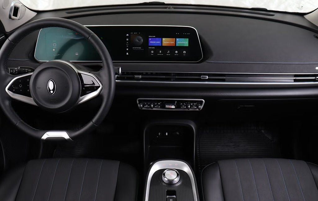 Vehicle Image 4