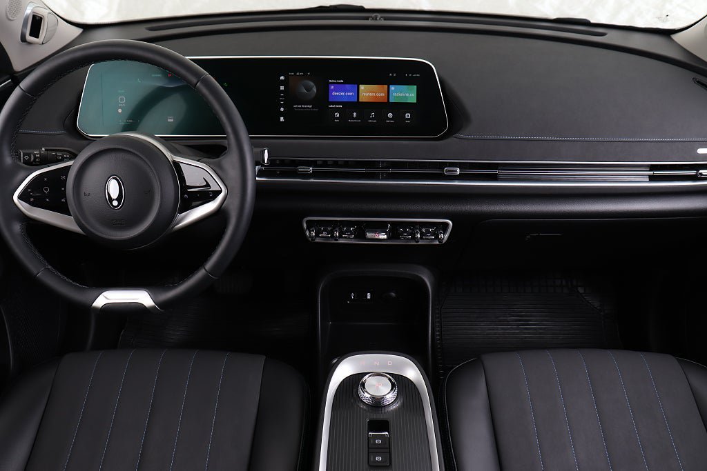 Vehicle Image 6