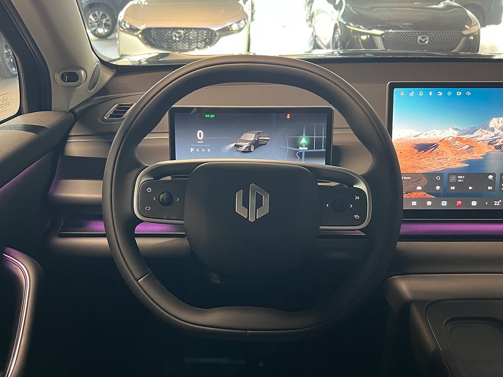 Vehicle Image 15