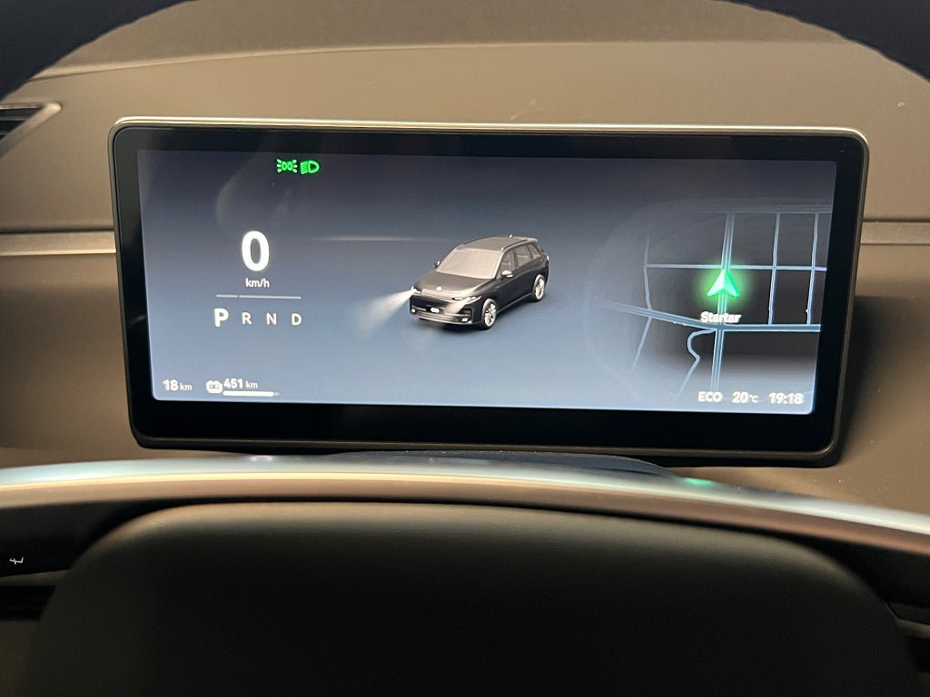 Vehicle Image 25