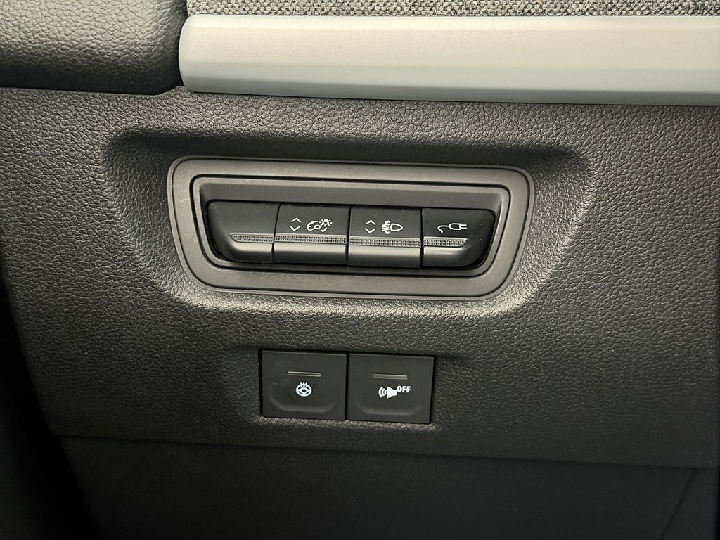 Vehicle Image 23