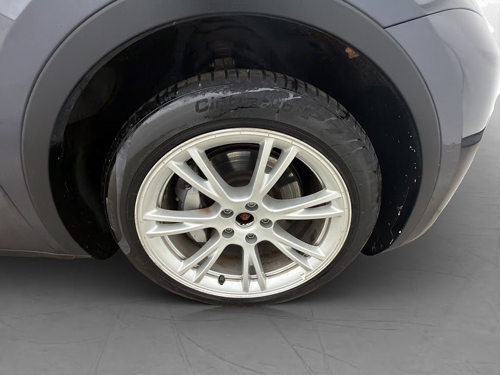 Vehicle Image 32