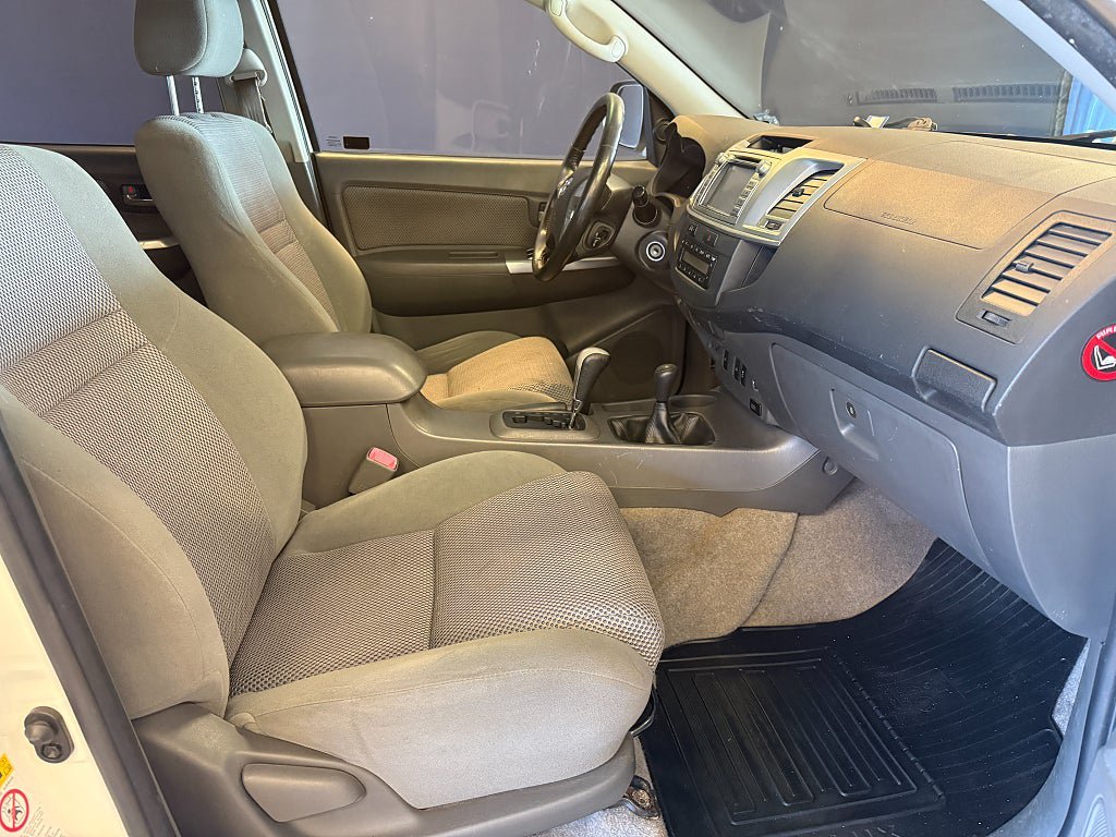 Vehicle Image 8