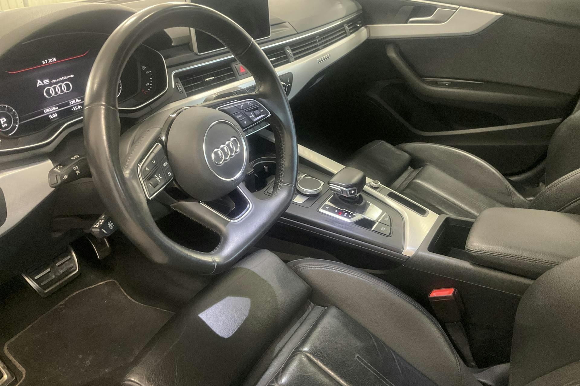 Vehicle Image 16