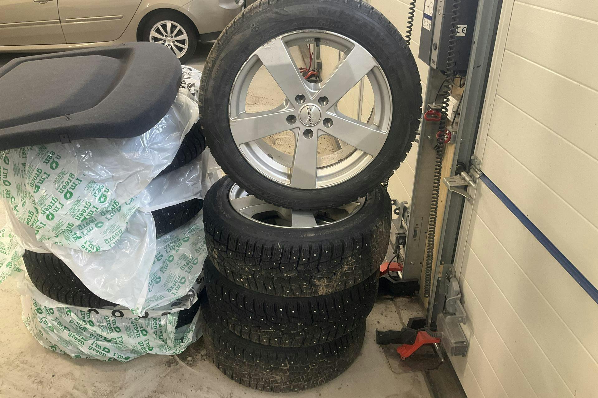 Vehicle Image 20
