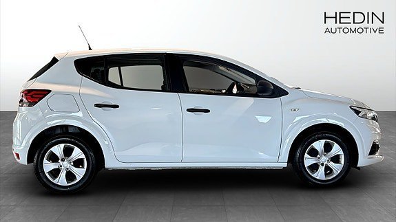 Vehicle Image 6