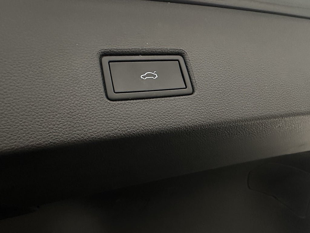 Vehicle Image 27