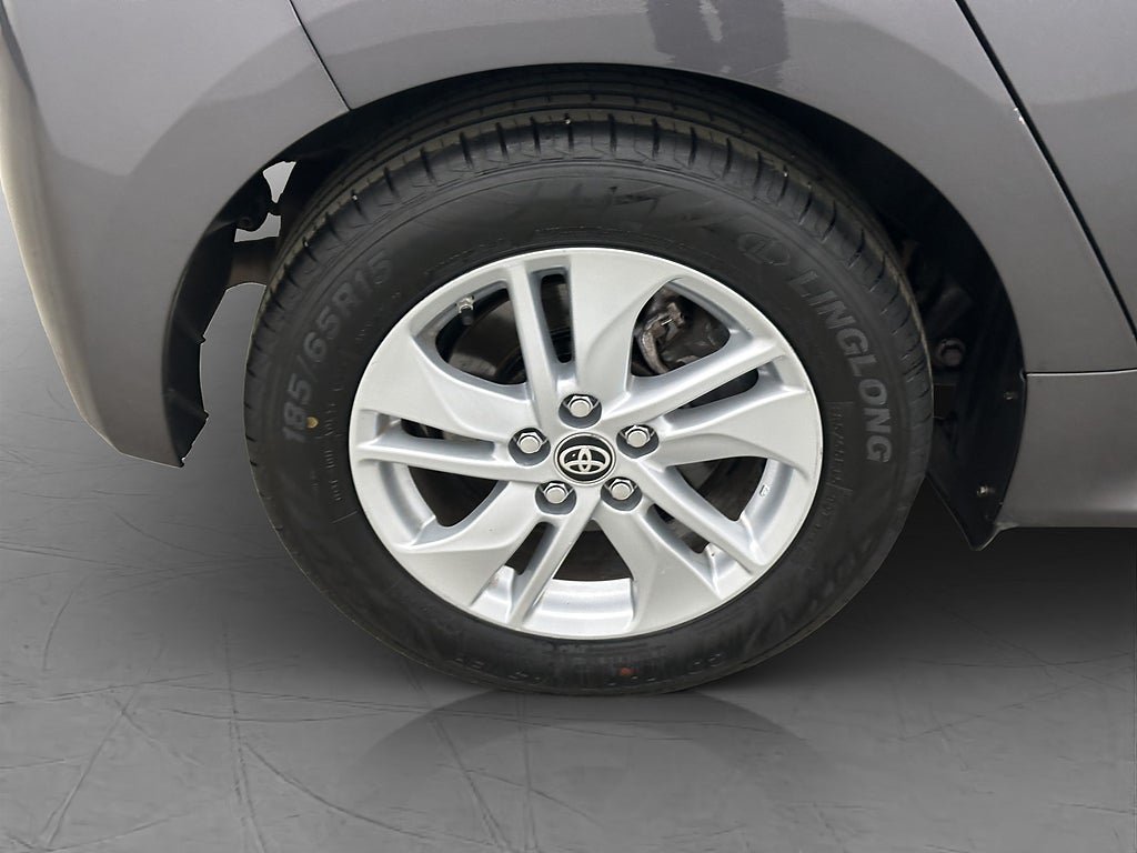 Vehicle Image 25