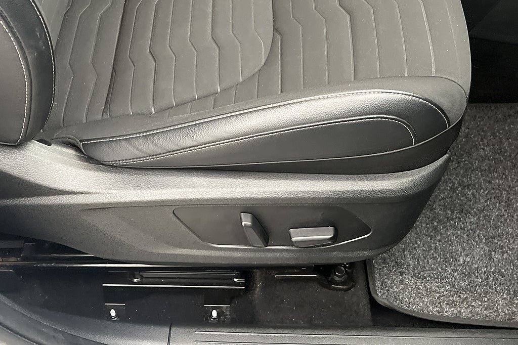 Vehicle Image 27