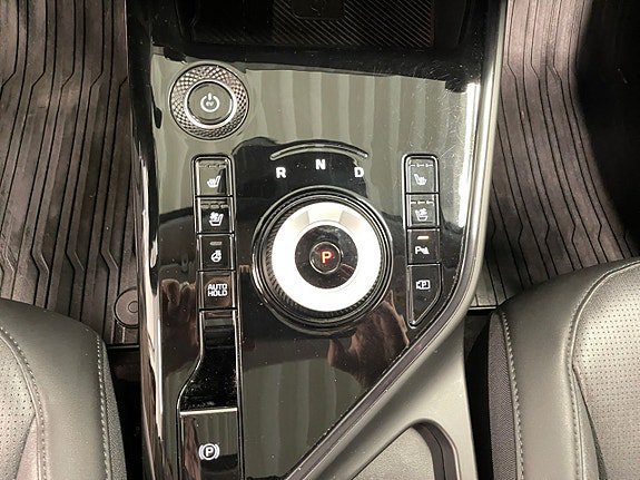 Vehicle Image 24